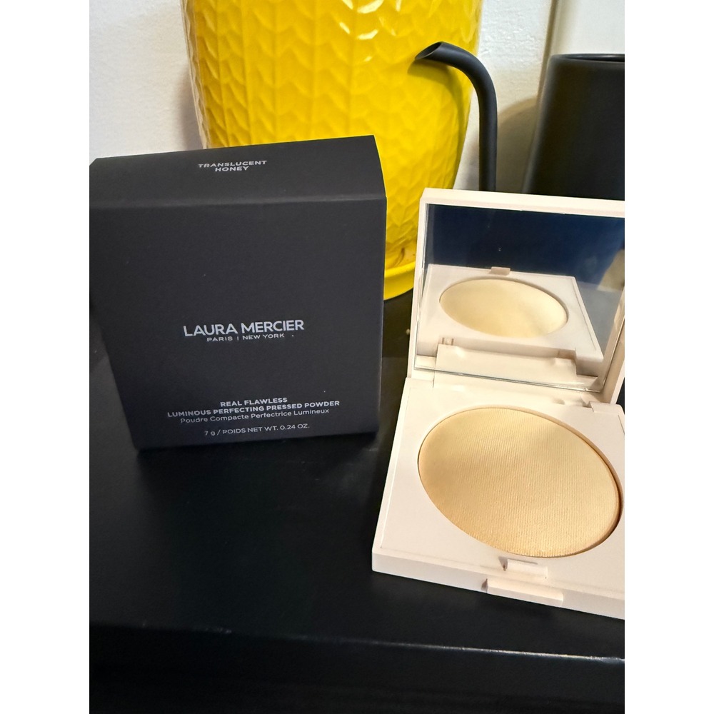 Laura Mercier Real Flawless Pressed Powder Translucent Honey new in box